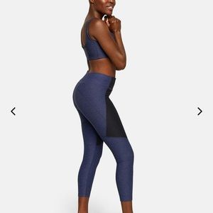Outdoor Voices Warmup 3/4 Legging
Navy/Charcoal L